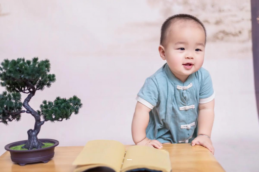 广州借卵试管代怀包男孩宝宝多大可以吃辅食