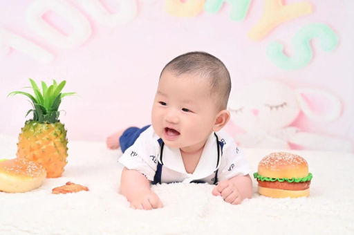 广州借卵试管代怀包男孩宝宝在妈妈肚子里